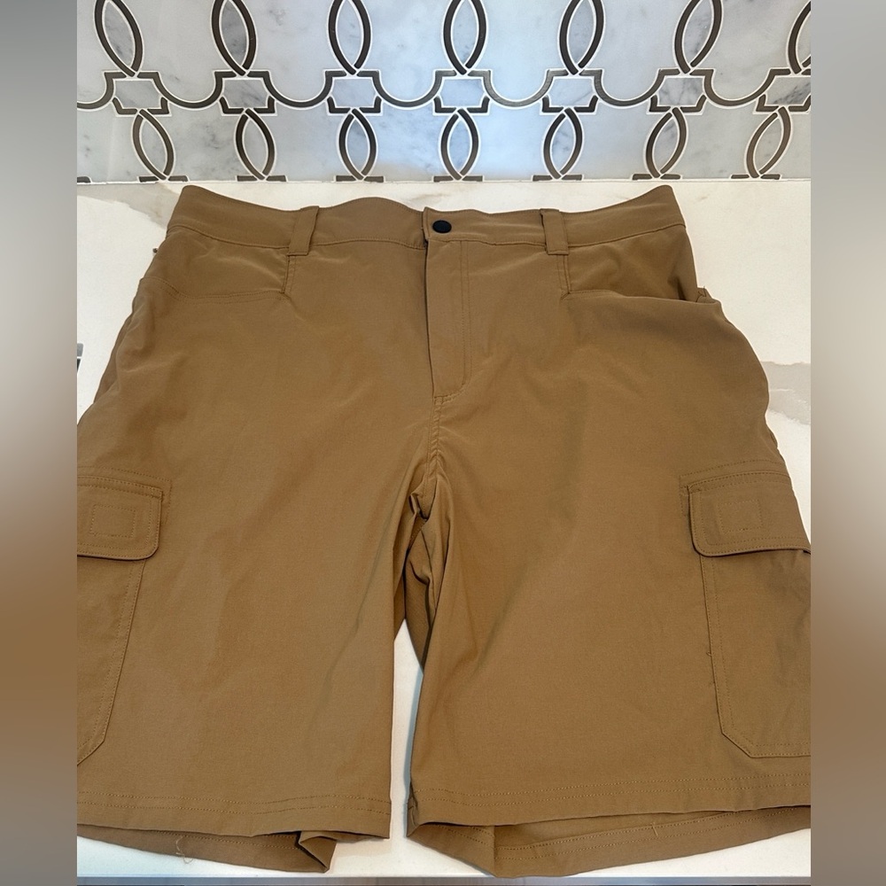 Orvis Men's Size 36 khaki Cargo Shorts Zip Pocket Outdoor Active‎ Golf Shorts